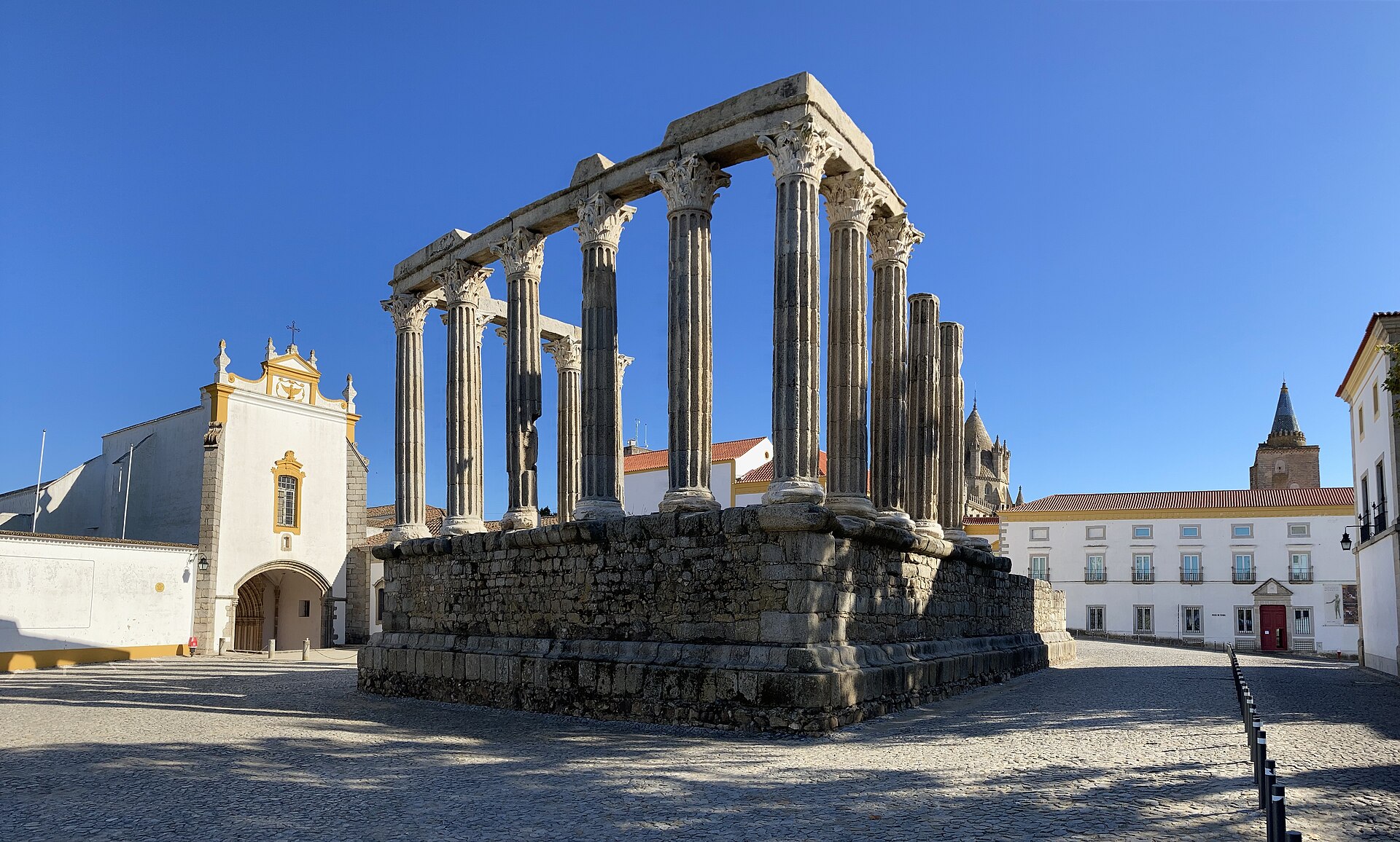 Roman Temple of Évora 2.jpg The Roman Temple of Évora (Portuguese: Templo romano de Évora), also referred to as the Templo de Diana is an ancient temple in the Portuguese city of Évora (civil parish of Sé e São Pedro). The temple is part of the historical