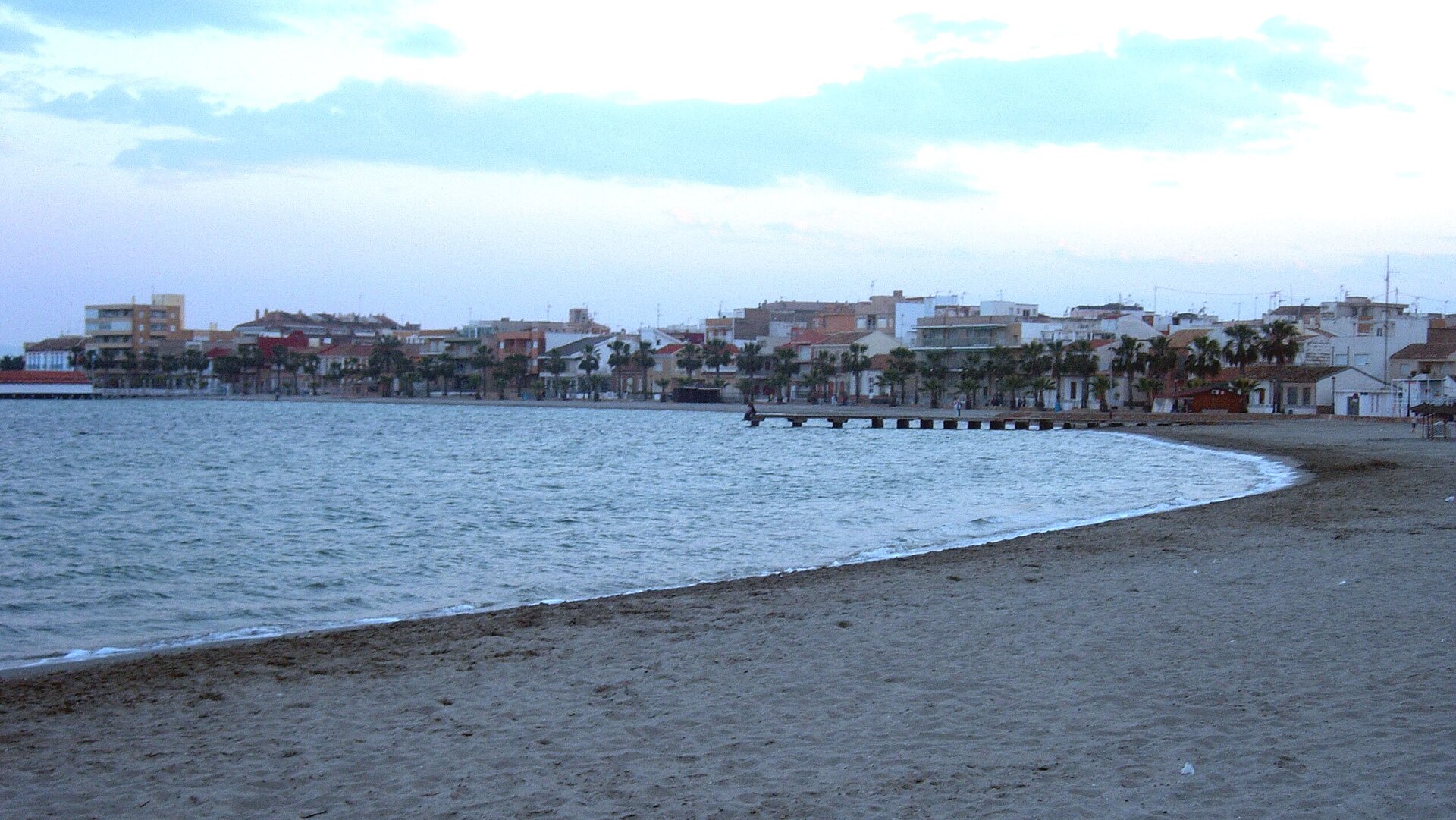 Playa del Espejo, en Los Alcázares (Murcia, España).jpg Playa del espejo en Los Alcázares, Murcia