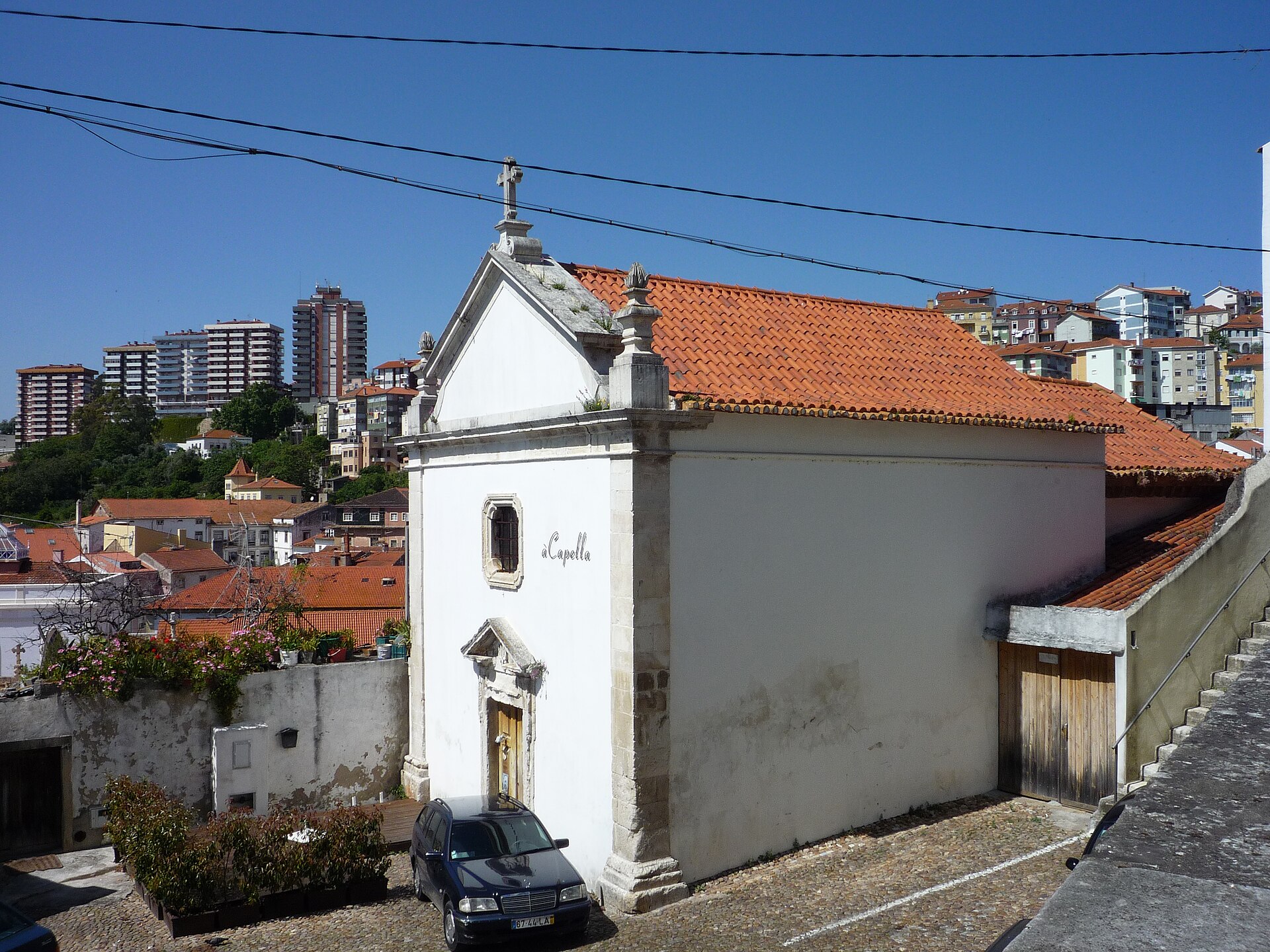 Fado Bliss (4718878034).jpg Fado Bliss; Capela de Nossa Senhora da Vitória is a former chapel where performances of Fado de Coimbra singers and guitarists take place regularly.